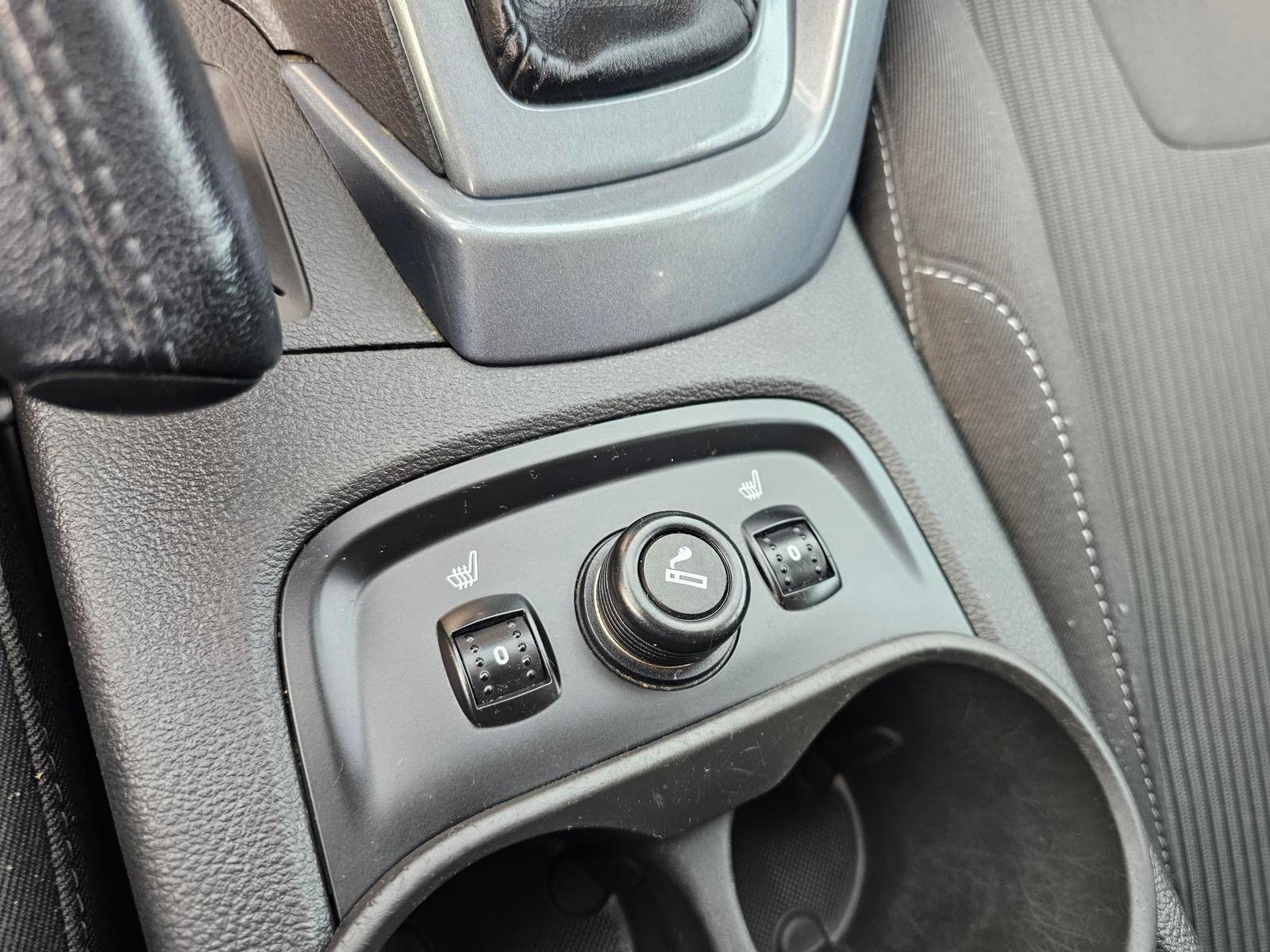 Ford Focus 2013 — photo 21