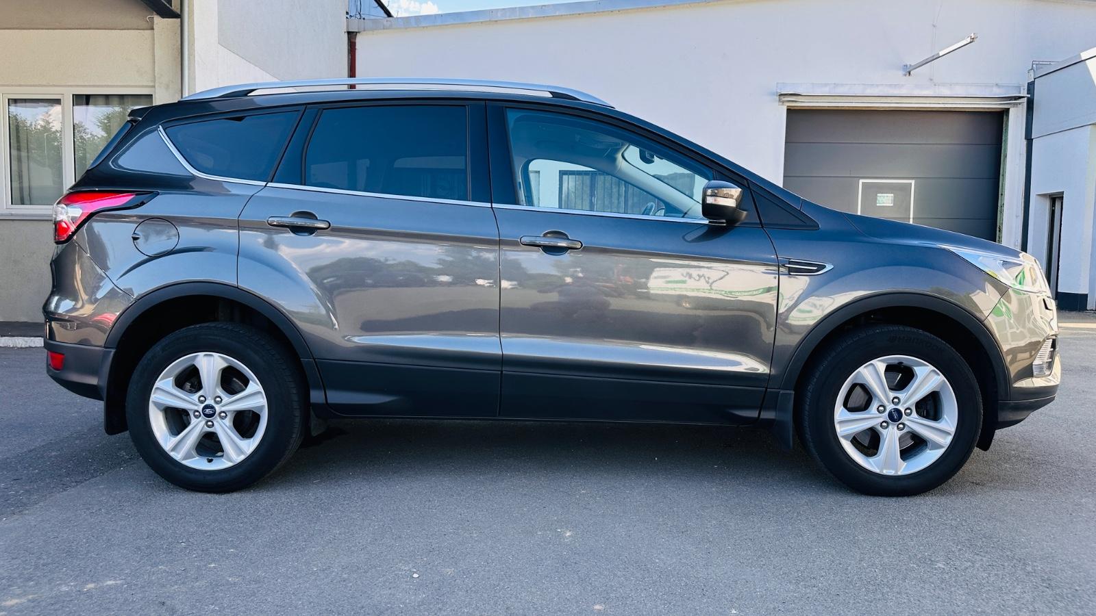 Ford Kuga Trend 4x4/Klima/Tempomat/R17/8 fach