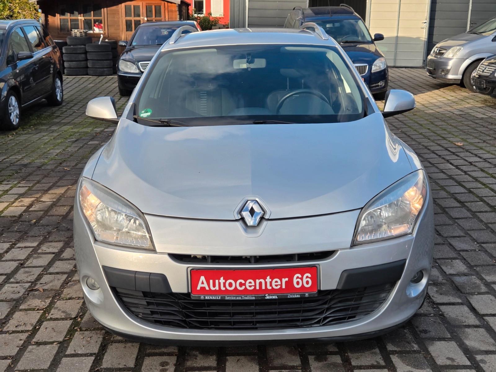 Renault Megane 2010 — rear view