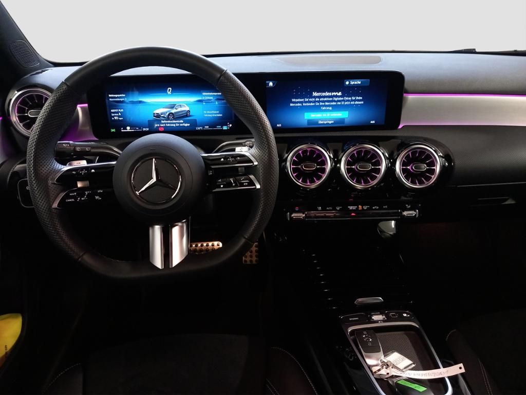 Fahrzeugabbildung Mercedes-Benz A 180 Kompaktlimousine AMG Line*Night Paket*LED