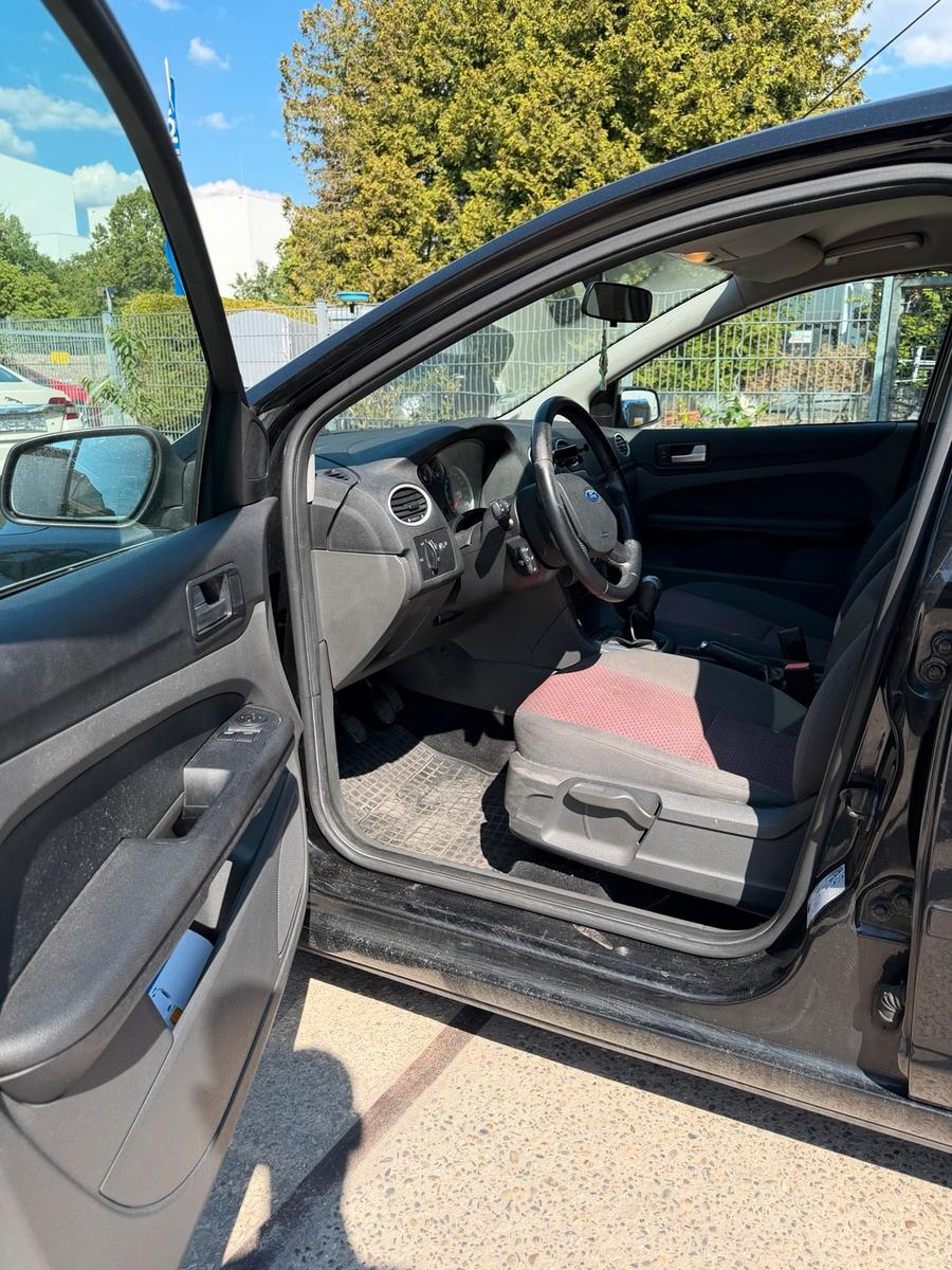 Ford Focus 2007 — interior