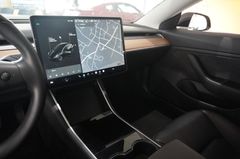 Fahrzeugabbildung Tesla Model 3 Standard Range Plus NAVI/KAMERA/SH/PANO