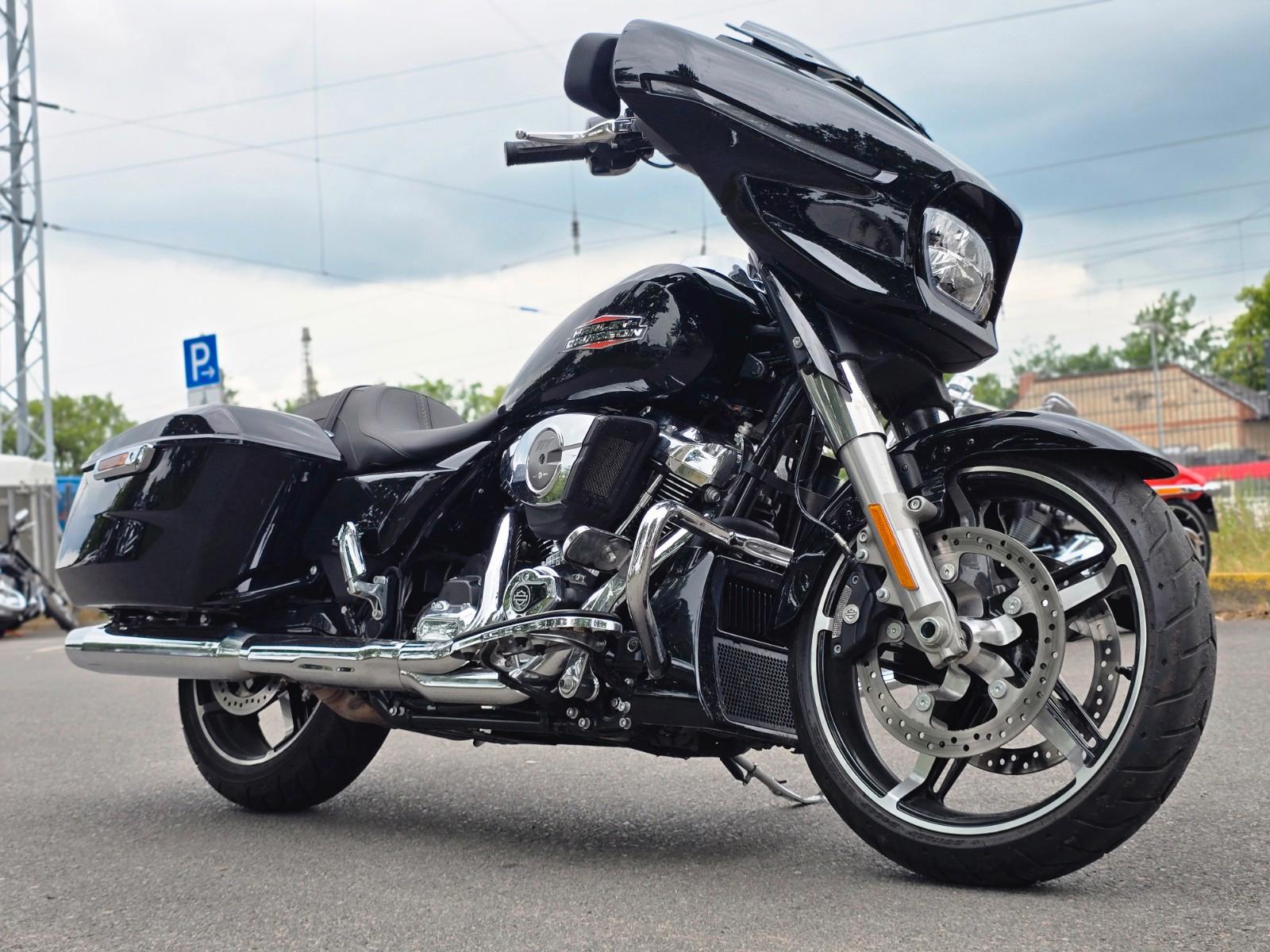 Harley-Davidson FLHX Street Glide