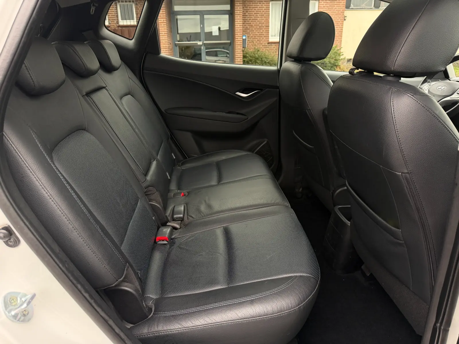 Hyundai ix20 2011 — photo 16