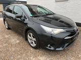 Toyota Avensis T2 - Toyota Avensis mit Benzin-Antrieb: Kombi, Automatik