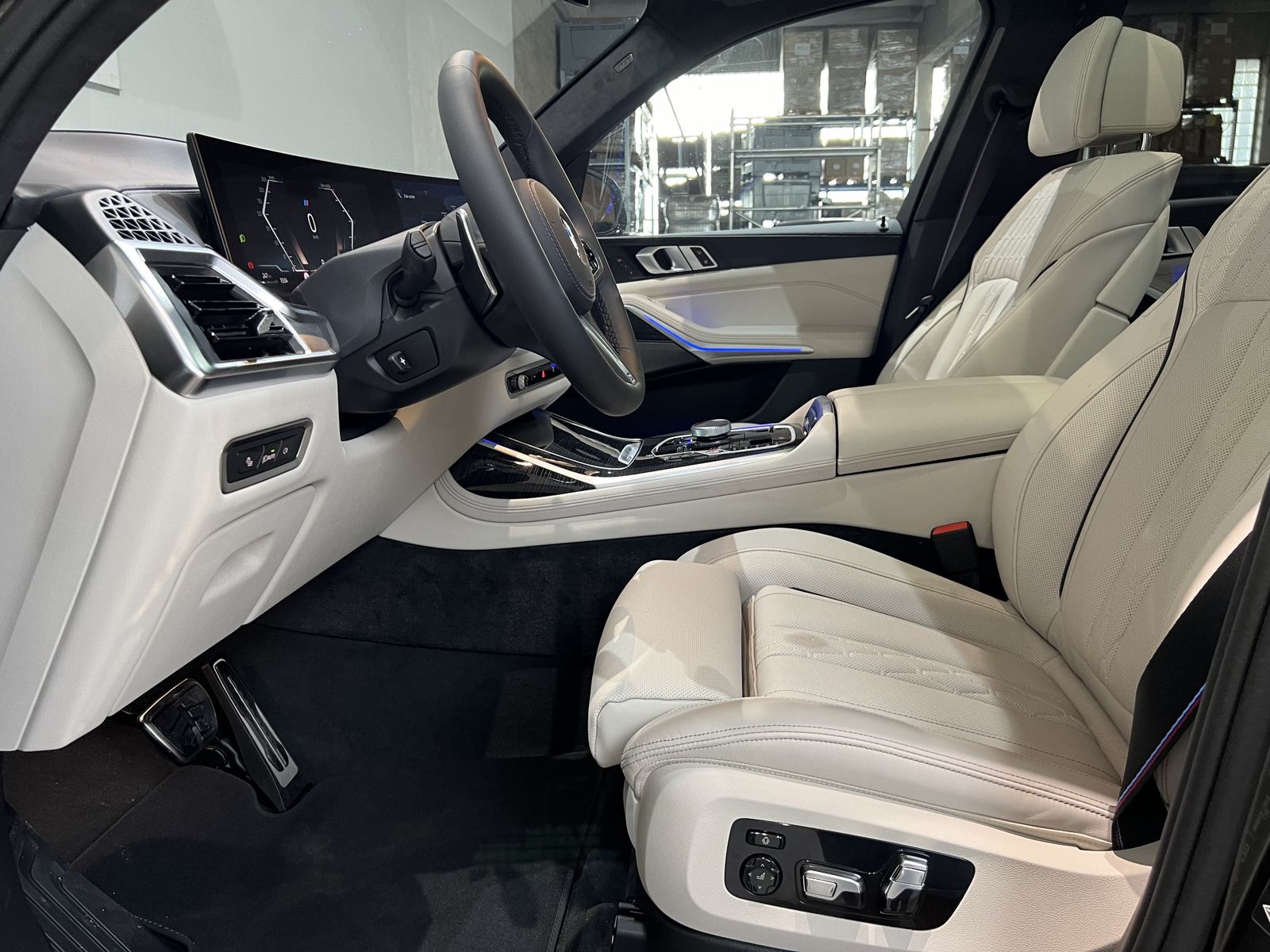 Fahrzeugabbildung BMW X7 xDrive40d Komfortpaket, Exklusivpaket, Standh