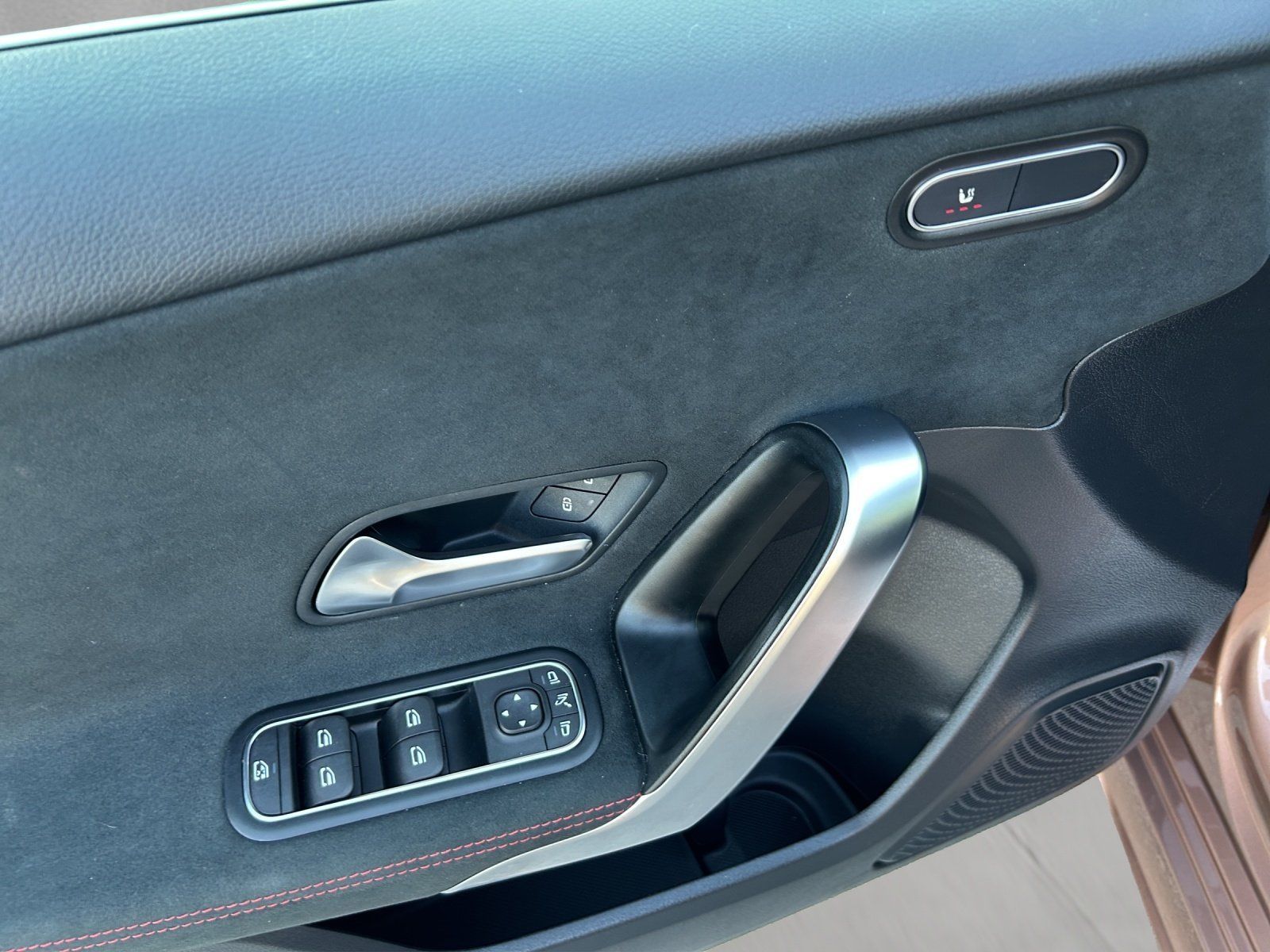 Fahrzeugabbildung Mercedes-Benz A 200 d AMG+ Kamera KeyGo LED Pano DISTRO Ambien