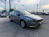 Volvo VOLVO V40 D2 Momentum - Volvo V40: D2 Momentum
