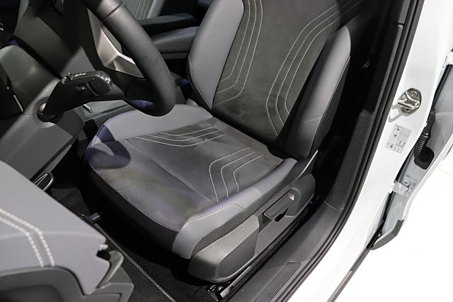 ID.4 Pure 125kW Pano Wärmpep. IQ-LIGHT ACC Ganzj