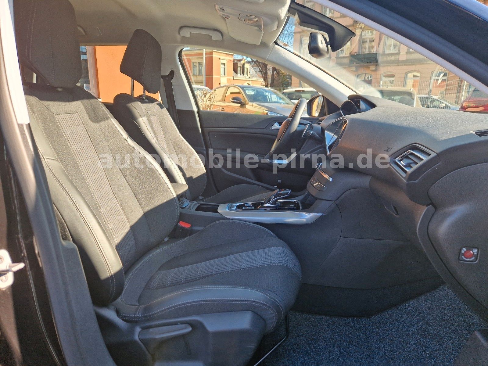 308 SW Kombi Allure BlueHDI 130 EAT8-Automatik