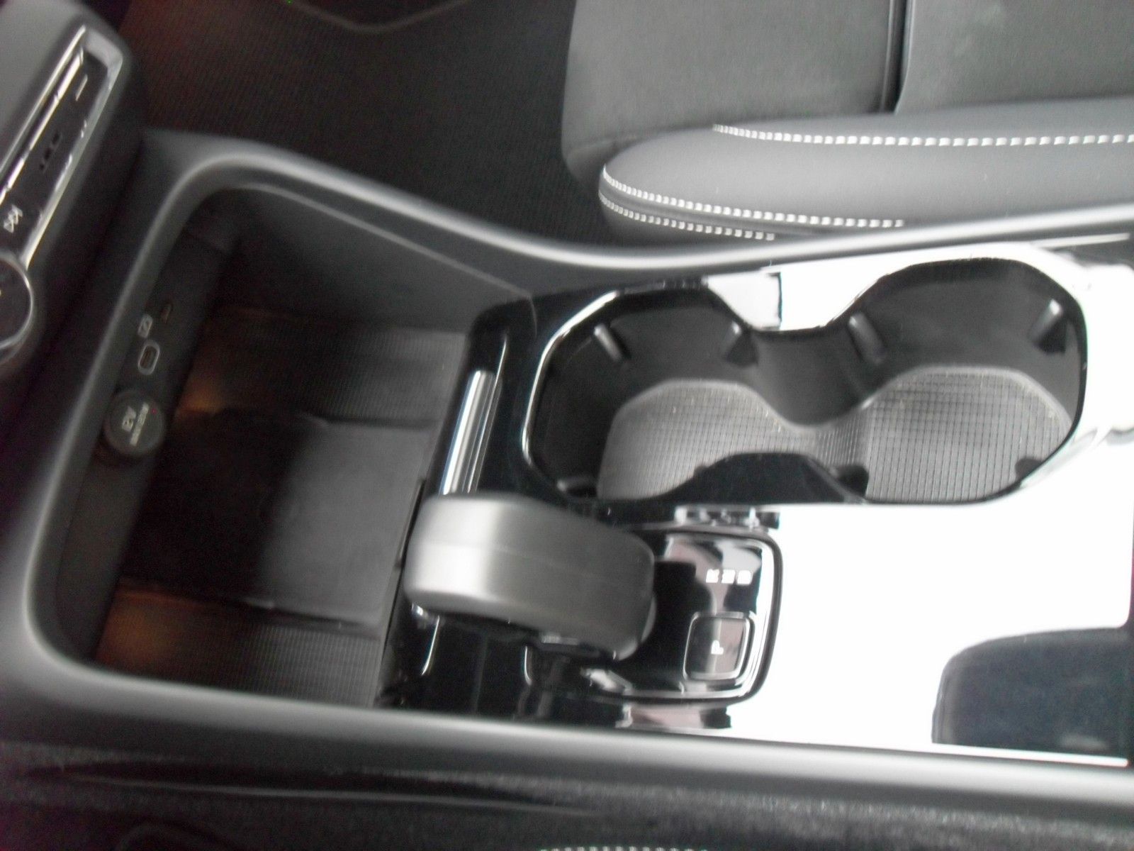 Fahrzeugabbildung Volvo C40 Ultimate Recharge Pure Electric AWD