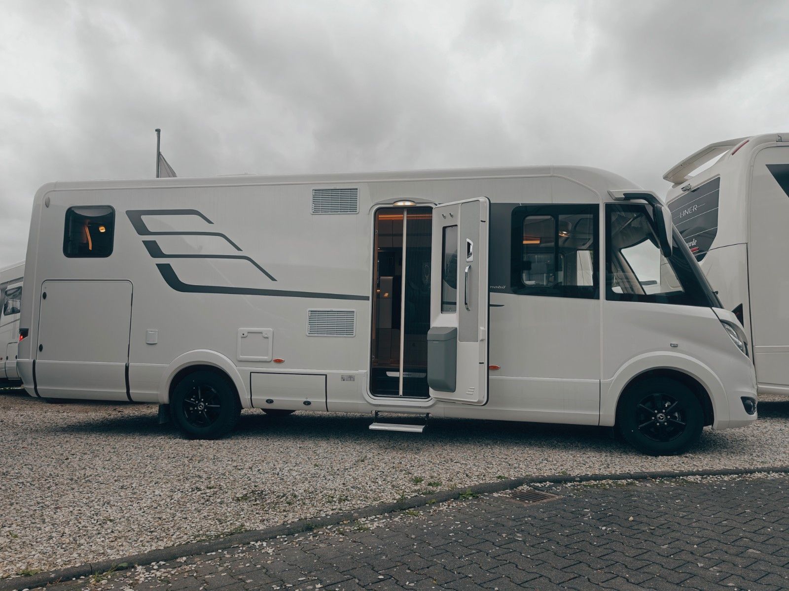 Fahrzeugabbildung HYMER / ERIBA / HYMERCAR B - KLASSE ML I 780 MASTERLINE NEU! MODELL  2025
