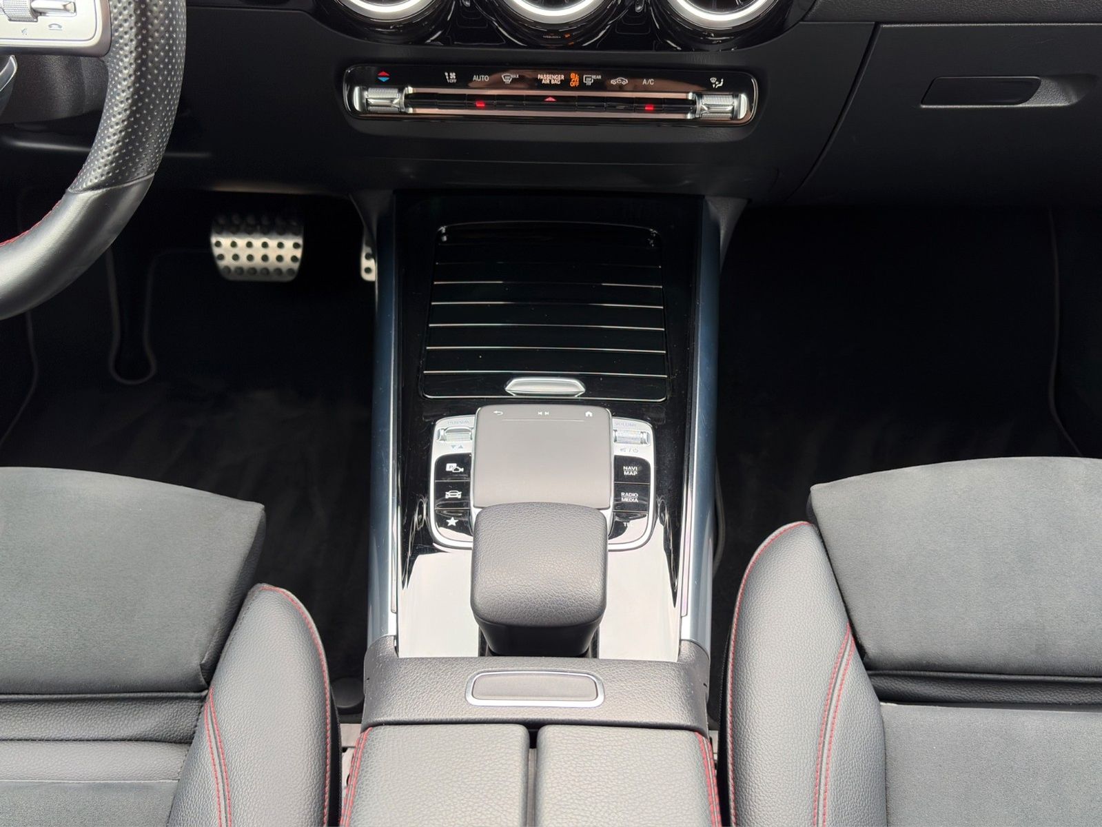 Fahrzeugabbildung Mercedes-Benz B 250 AMG Line*AHK*ViCo*SHZ*NAVI*LED**