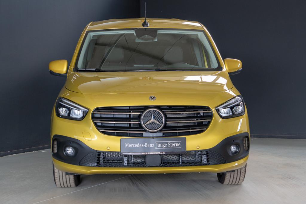 Mercedes-Benz T 180 *Edition Lang LED Nav AHK 7-Sitz