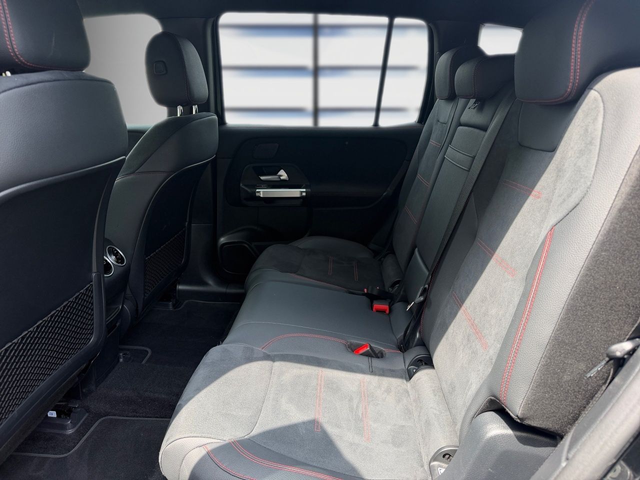 Fahrzeugabbildung Mercedes-Benz EQB 350 4M BONUS+AMG+NIGHT+AHK+