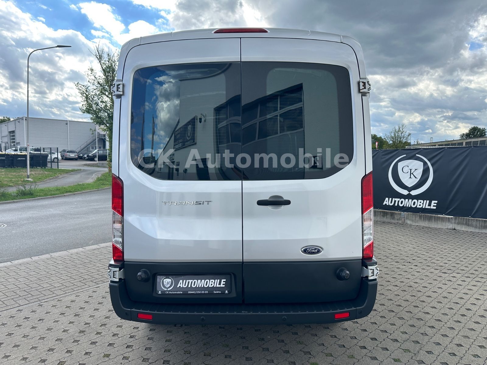Fahrzeugabbildung Ford Transit Kasten 350 H2L3 Trend/Navi/Klima/PDC