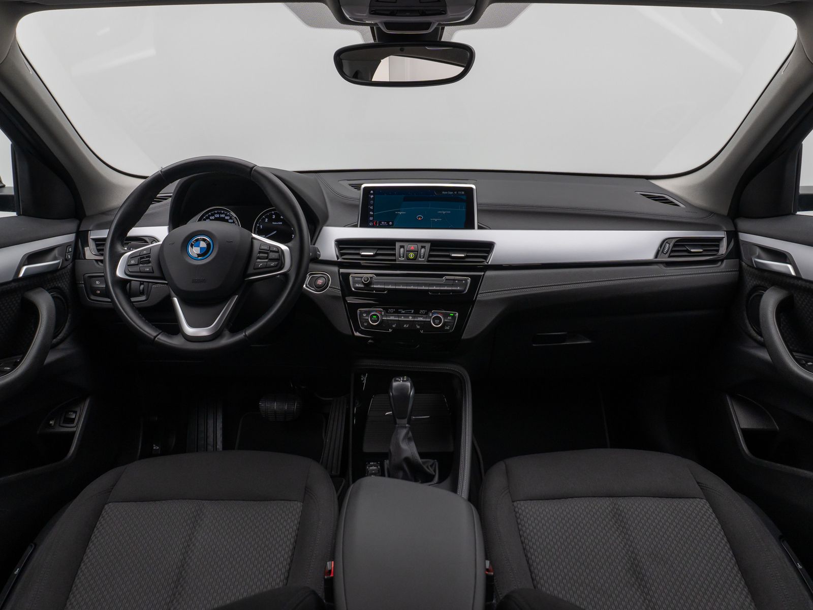 Fahrzeugabbildung BMW X2 xD25e Kamera DAB Lordos LED Geschwindigkeitsr