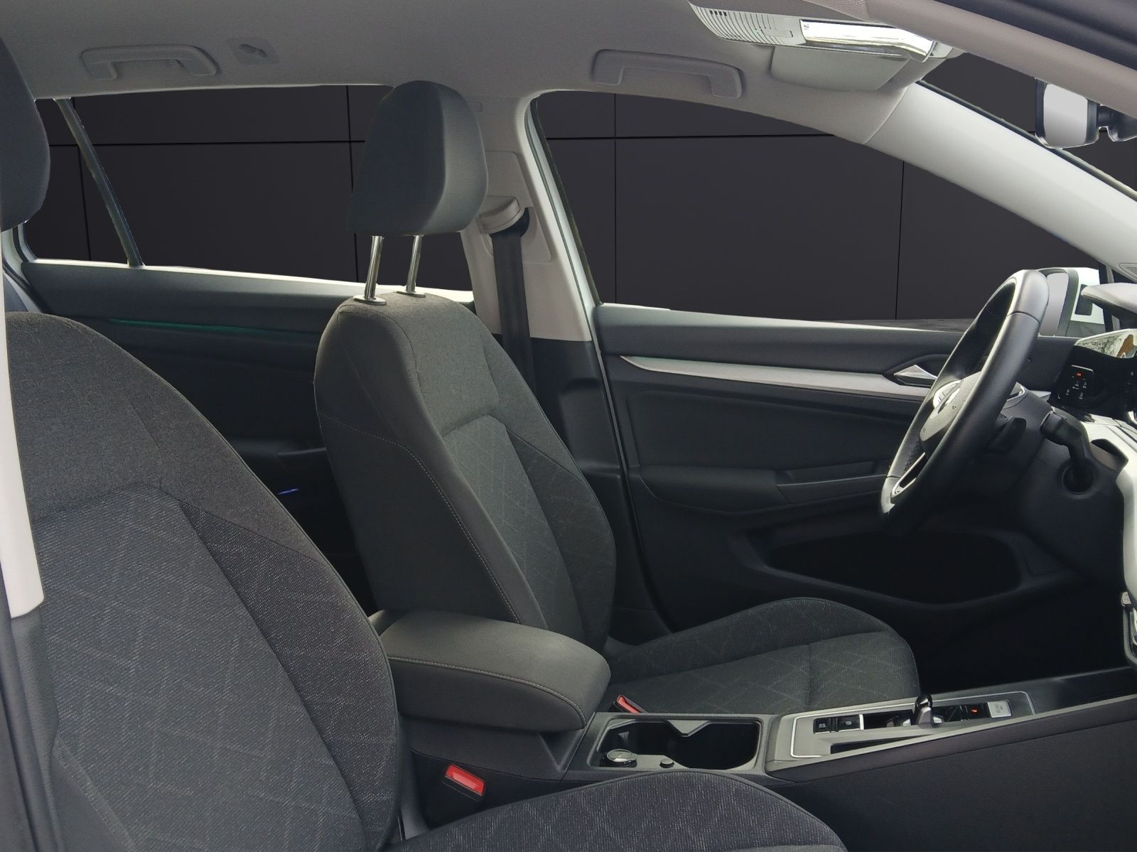 Fahrzeugabbildung Volkswagen Golf VIII Variant TDI Life DSG LED Navi AID ACC