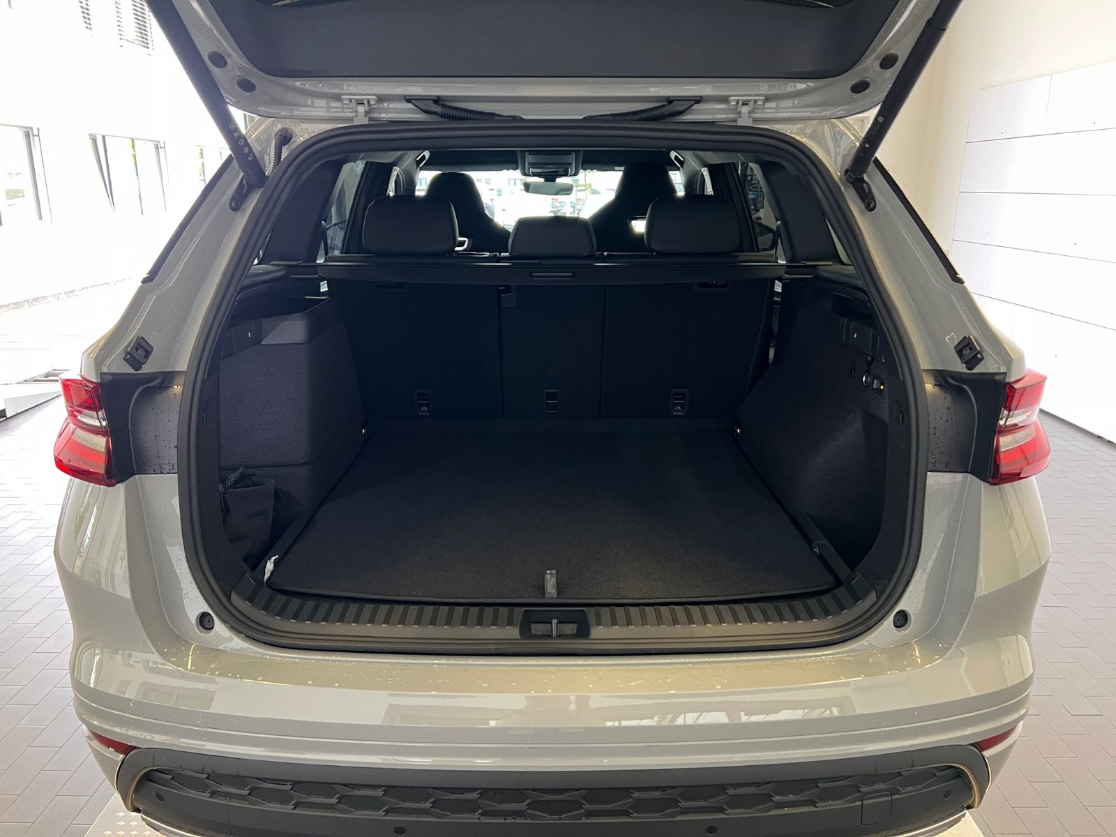 Fahrzeugabbildung SKODA Kodiaq Sportline 1.5 TSI IV DSG *AHK, Navi, ACC*