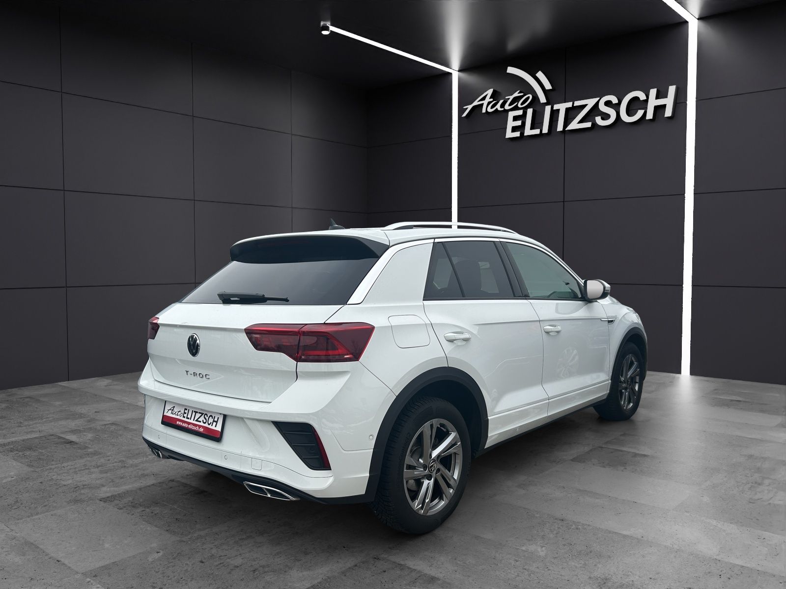 Fahrzeugabbildung Volkswagen T-Roc R-Line TSI IQ.Light ACC SH RearView AppCon