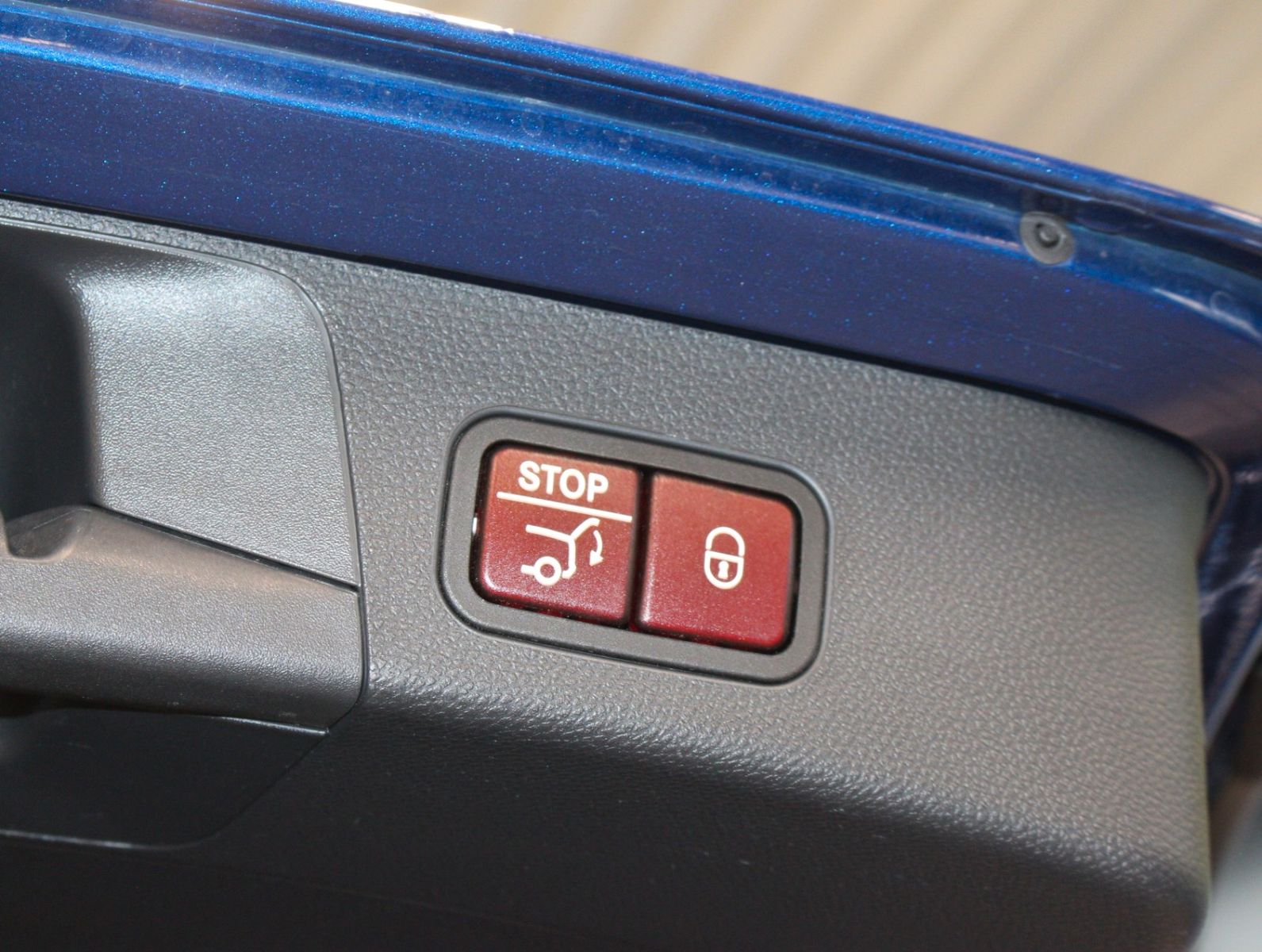 Fahrzeugabbildung Mercedes-Benz C 63 S AMG T Night-Paket+Burmester+Panoramadach