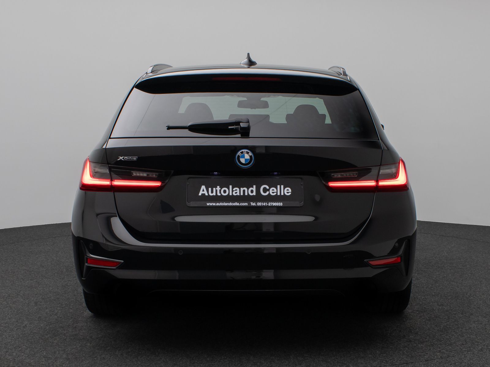 Fahrzeugabbildung BMW 330e xD SportLine Laser HUD DAB HiFi Komfort PDC