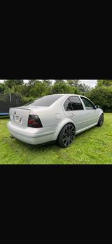 Volkswagen VW Bora 2.3 VR5 - Volkswagen Bora mit Benzin-Antrieb: Limousine, V5