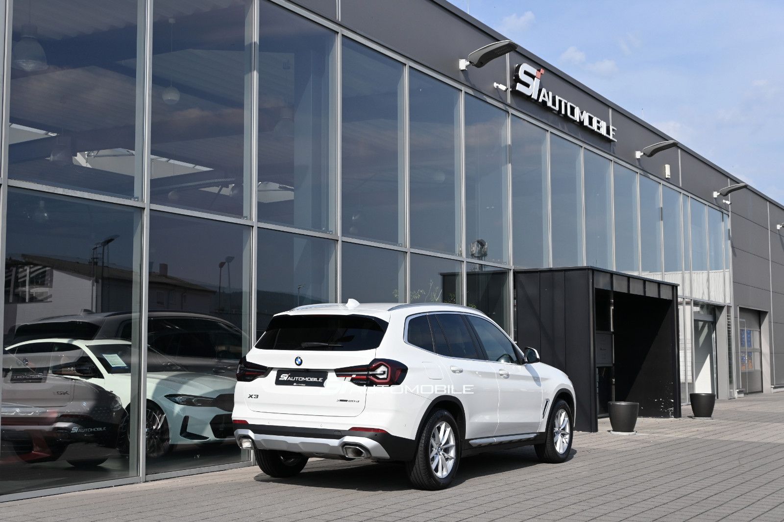 Fahrzeugabbildung BMW X3 xDr20d °AHK°M SPORT LENKRAD°STANDHEIZUNG°360°