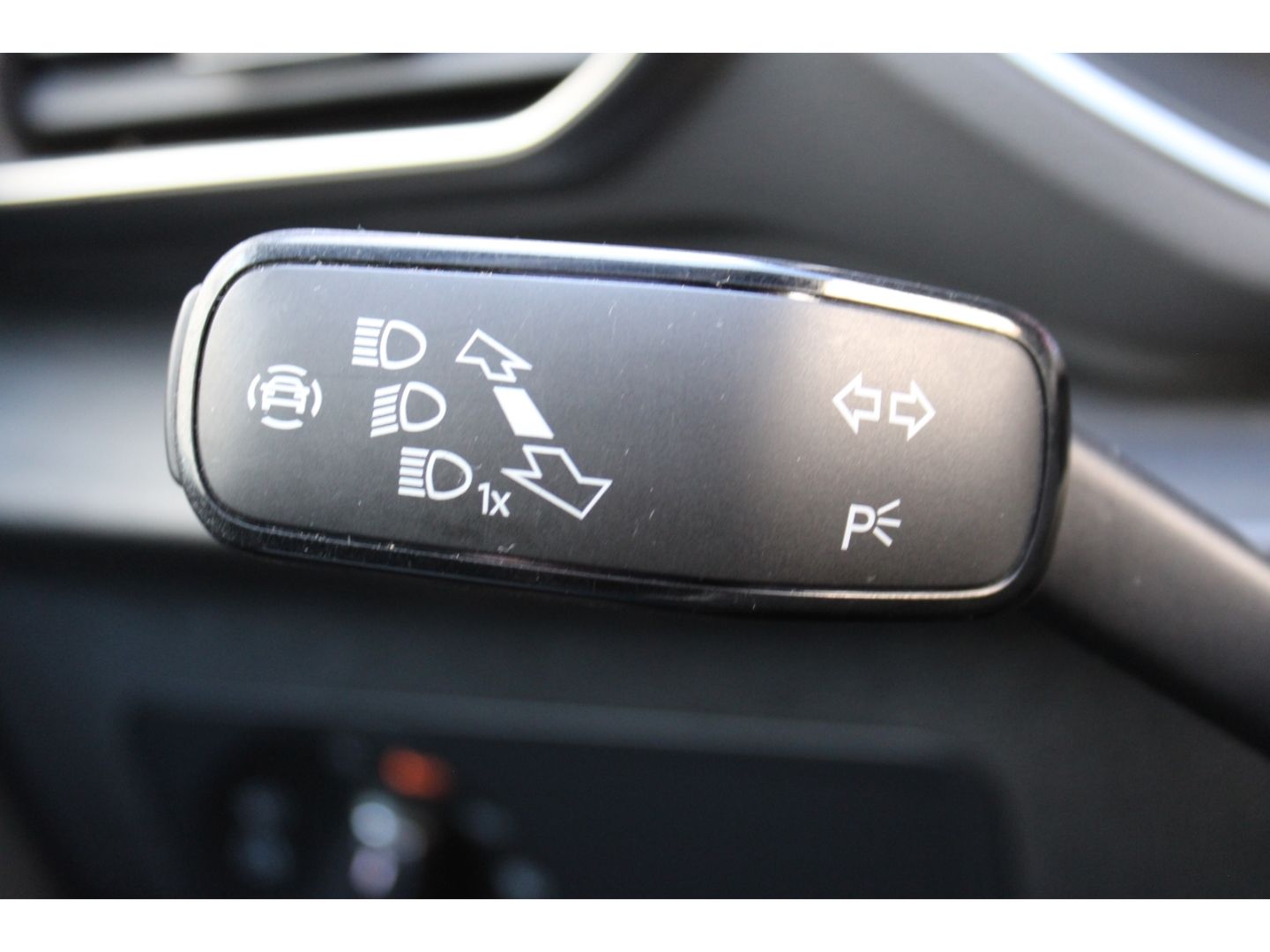 Fahrzeugabbildung SEAT Tarraco Xcellence 4Drive Pano LED ACC AHK StHZg
