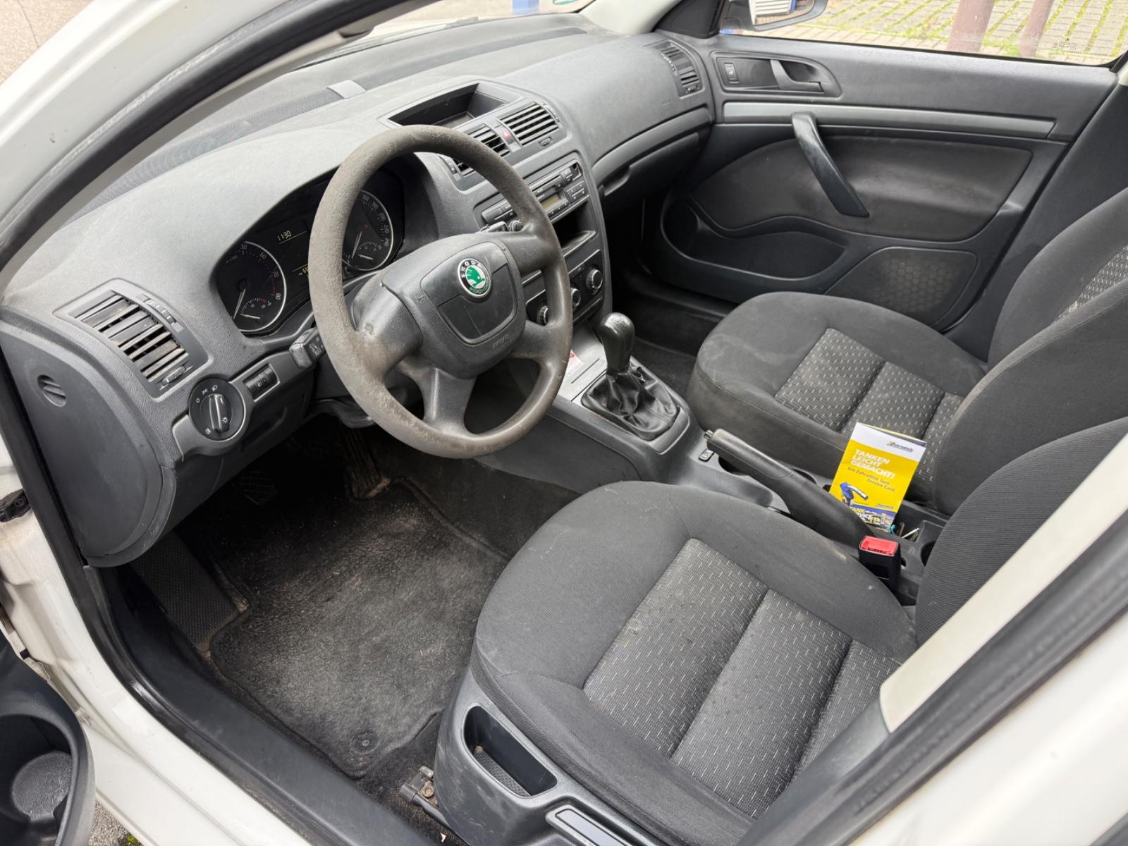 Skoda Octavia 2011 — photo 8