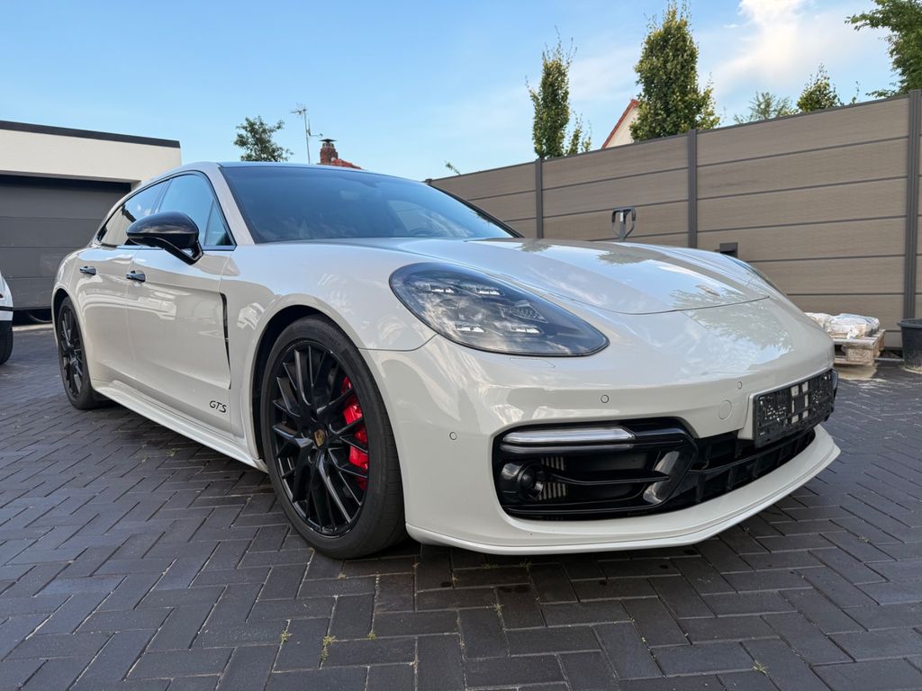 Image of Porsche Panamera