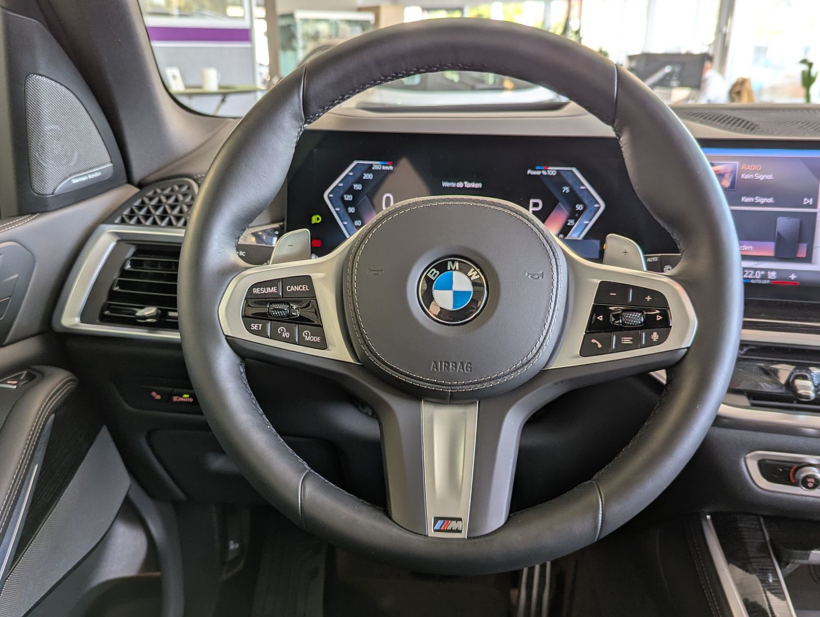 Fahrzeugabbildung BMW X5 40 d xD M-Sport Innov. Travel Merino AHK 21"