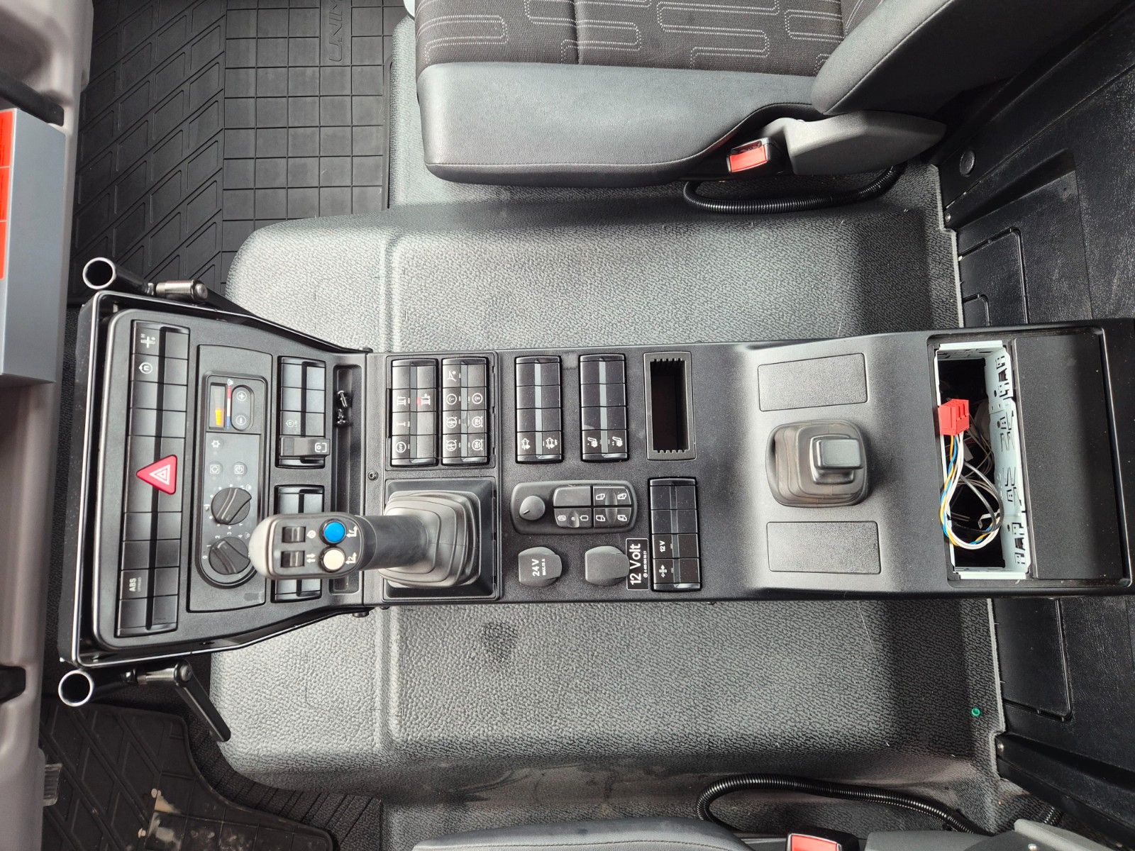 Fahrzeugabbildung Unimog MB U530 4x4 Jotha VarioPilot Zapfwelle Hydro