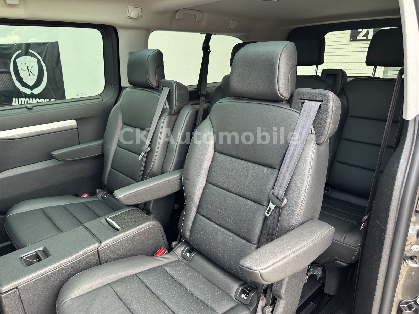 Fahrzeugabbildung Opel Zafira Life Elegance L/7 Sitze/Navi/Pano/LED/AHK