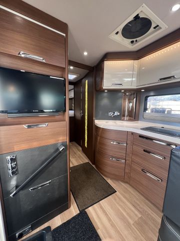 Niesmann + Bischoff Flair 880 LE HubstützenHubbettMarkiseSolarNA