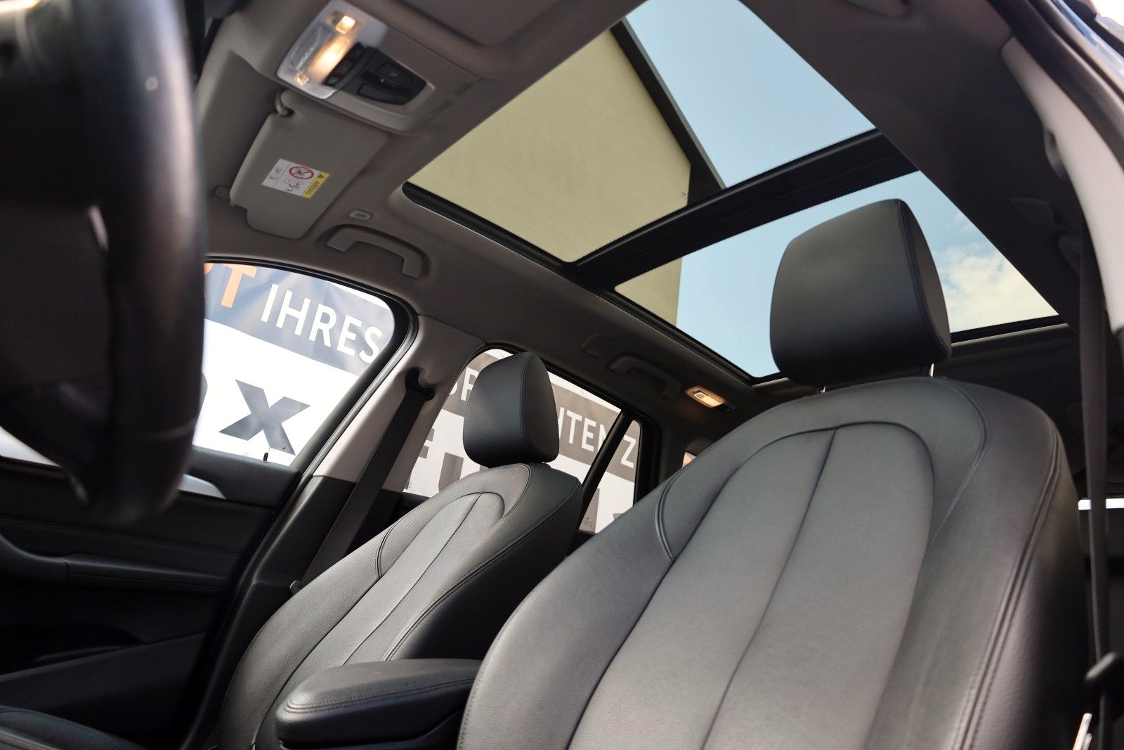 Fahrzeugabbildung BMW X1 xDrive 25 e Advantage,Leder,Navi,Pano,HUD,AHK