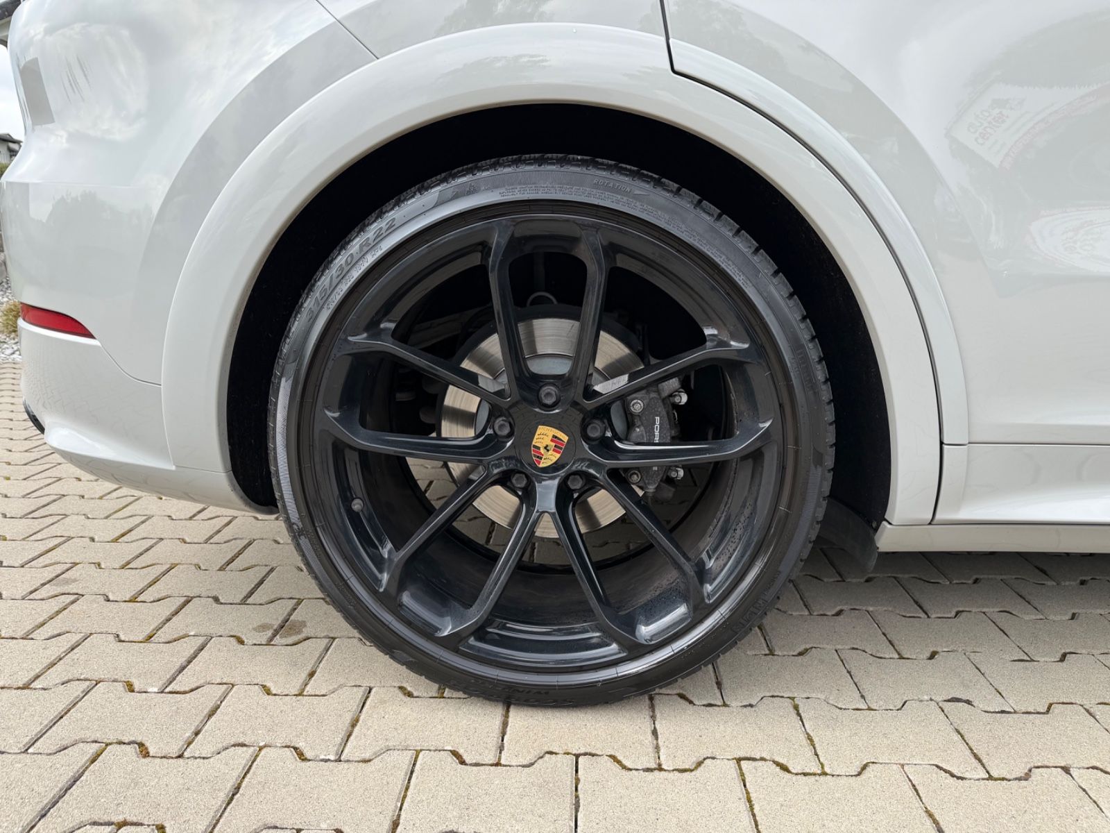 Fahrzeugabbildung Porsche Cayenne Coupe°Kreide°Sportpaket°AHK°Carbon°22Zol