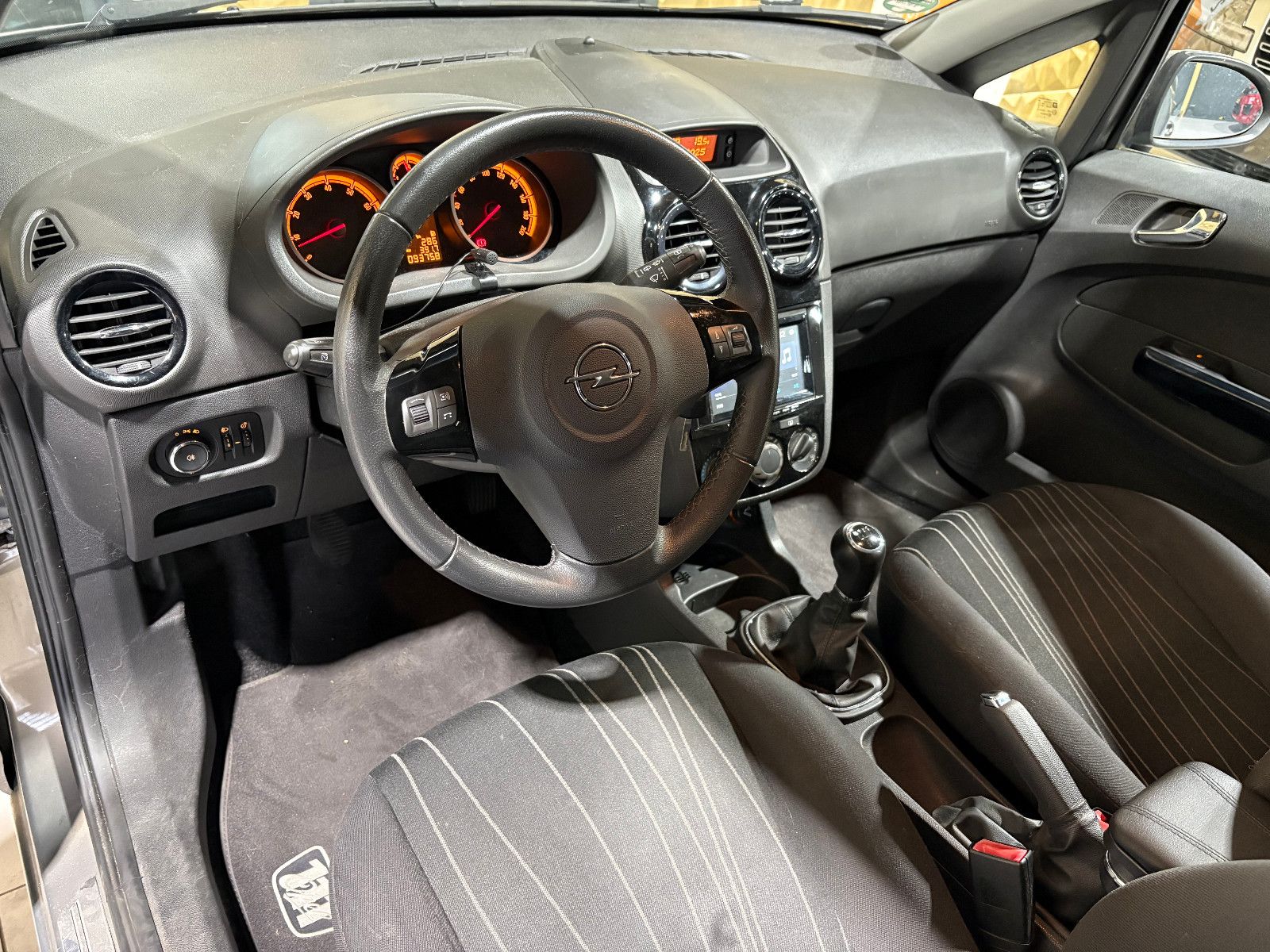 Fahrzeugabbildung Opel Corsa D Edition "111 Jahre"/8-FACH/KAMERA/KLIMA/