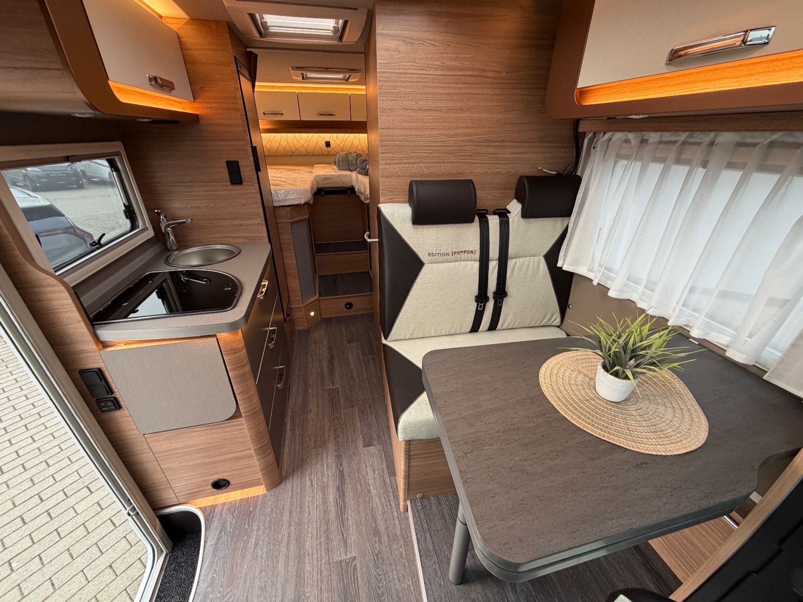 Fahrzeugabbildung Weinsberg CaraCompact 640 MEG MJ26 Mercedes Sprinter