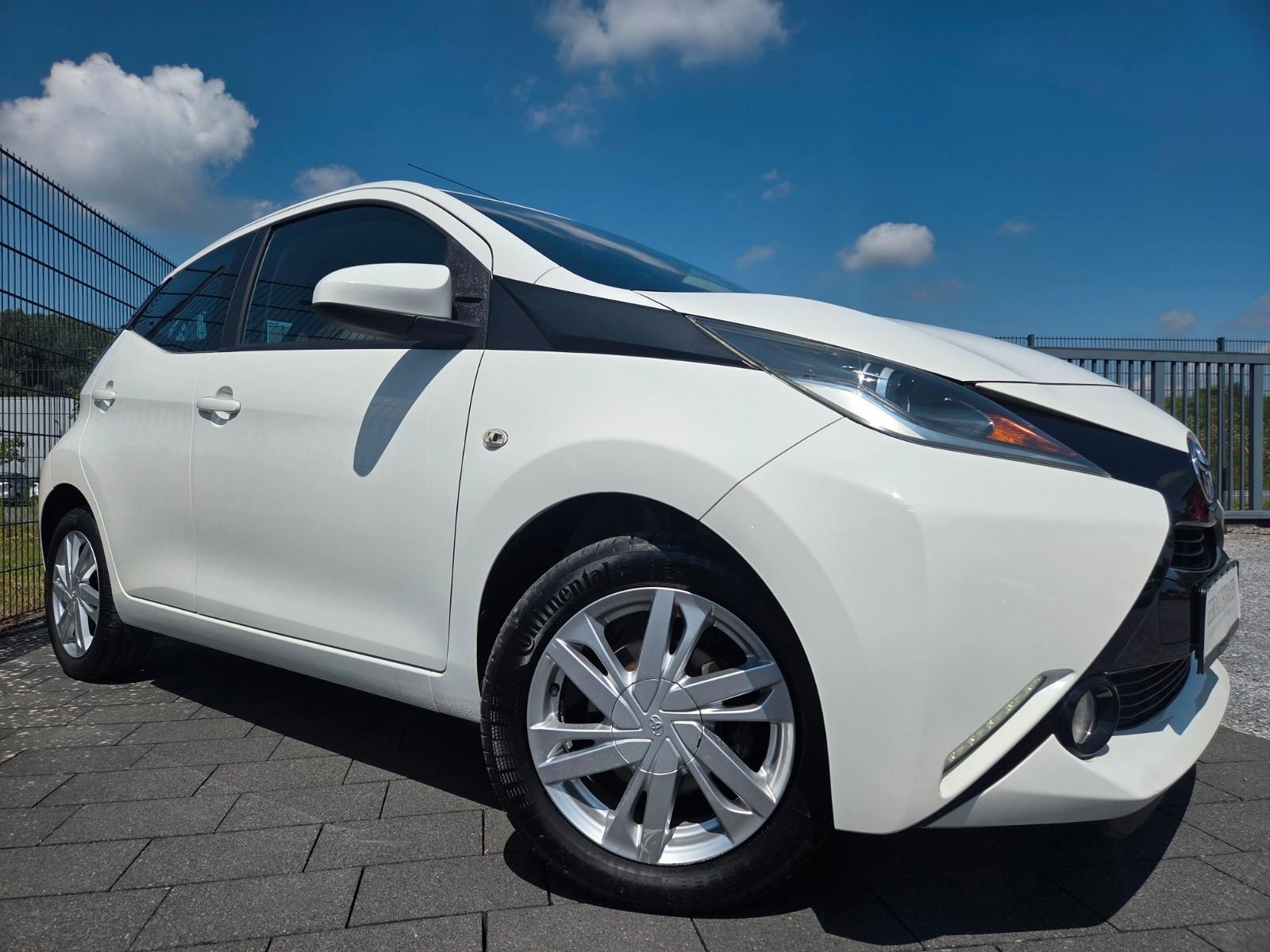 Toyota Aygo AYGO x-play touch Aus 1 Hand/Rückfahrkamera