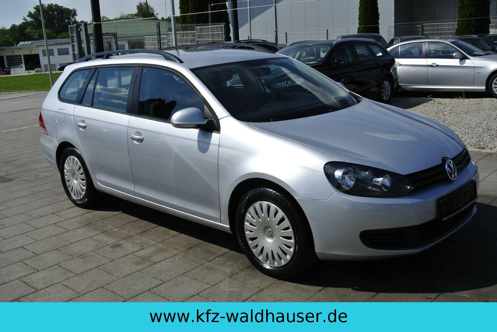 Volkswagen Golf 2011 — interior