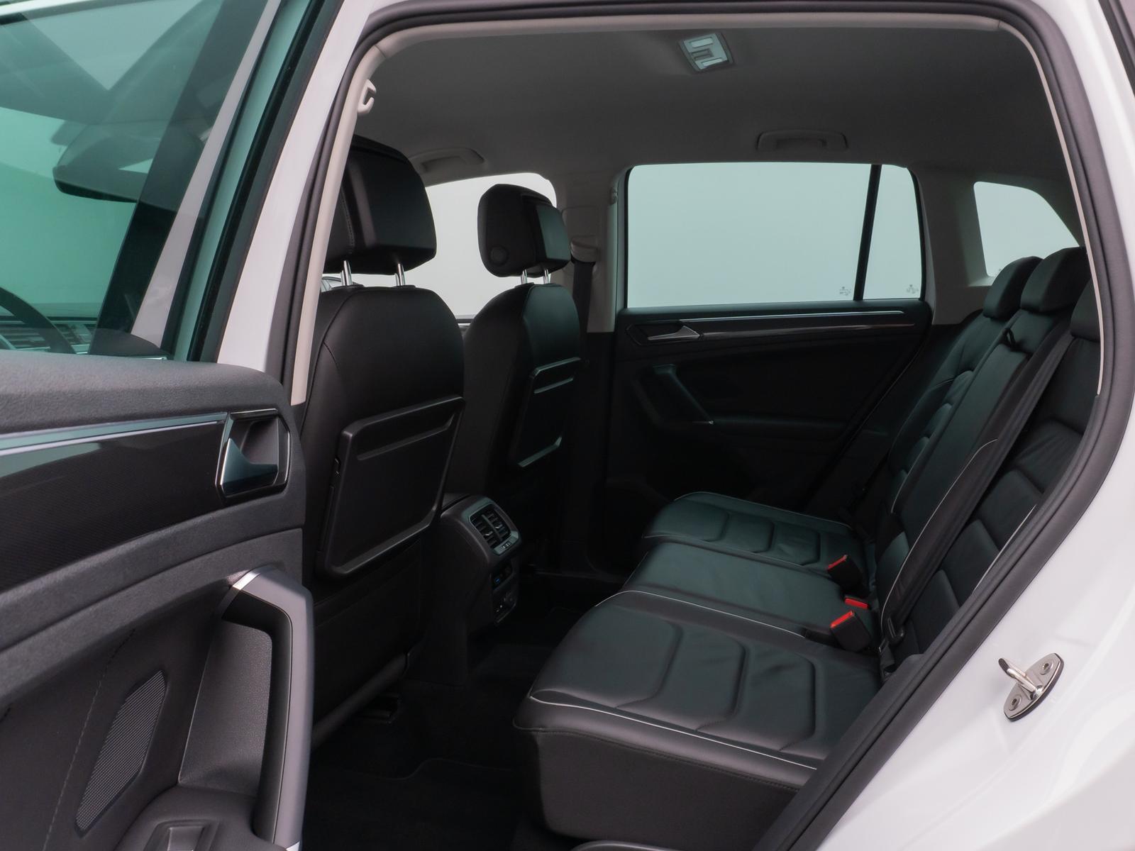 Volkswagen Tiguan Highline Kamera HUD DAB ACC LED 21Zoll