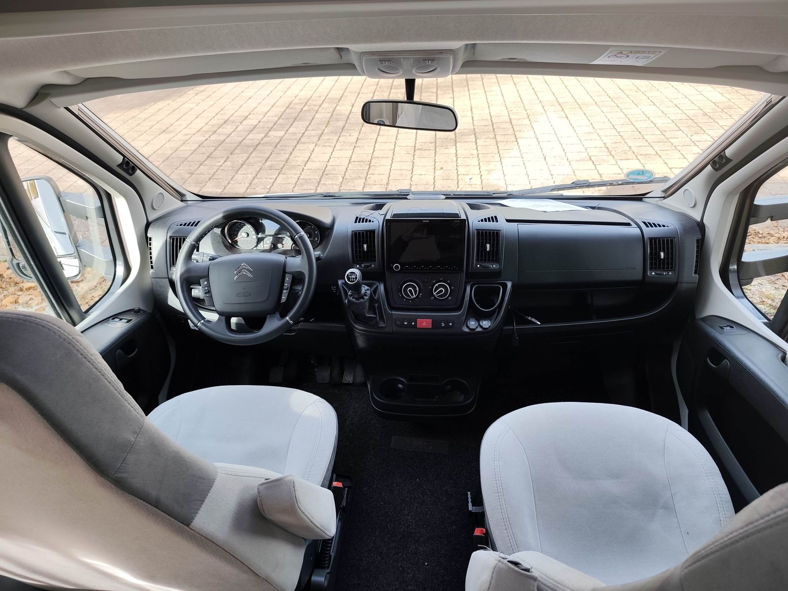 Fahrzeugabbildung LMC Tourer Lift H 630