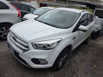 Ford Kuga - 1