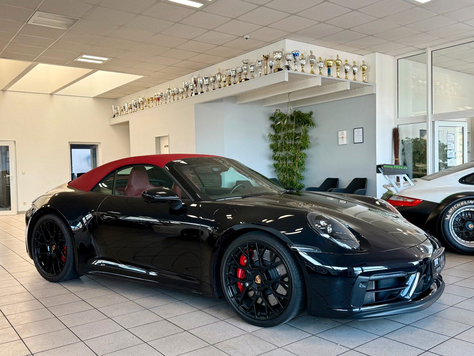 Fahrzeugabbildung Porsche 911 992 Carrera GTS Cabrio LIFT/ACC/360/APPROVED