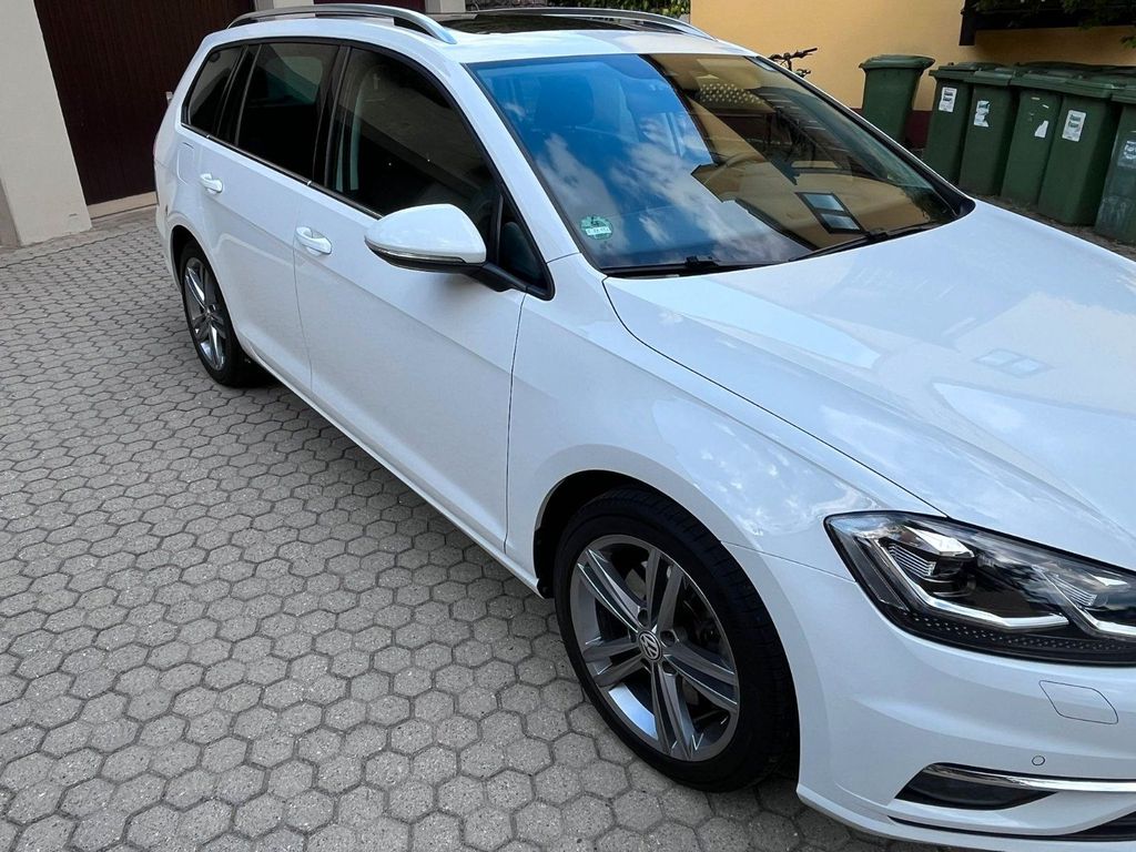 Image of Volkswagen Golf