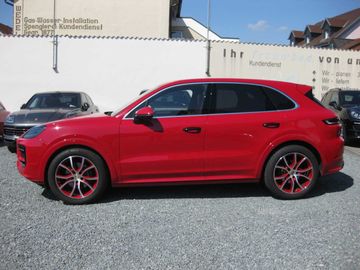 Porsche Cayenne - 4