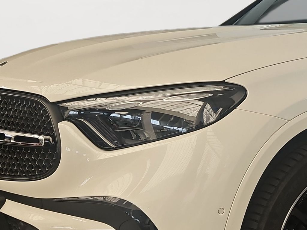 Fahrzeugabbildung Mercedes-Benz GLC 300 4M AMG AHK Distronic+ SDHZ Airmatic 360°
