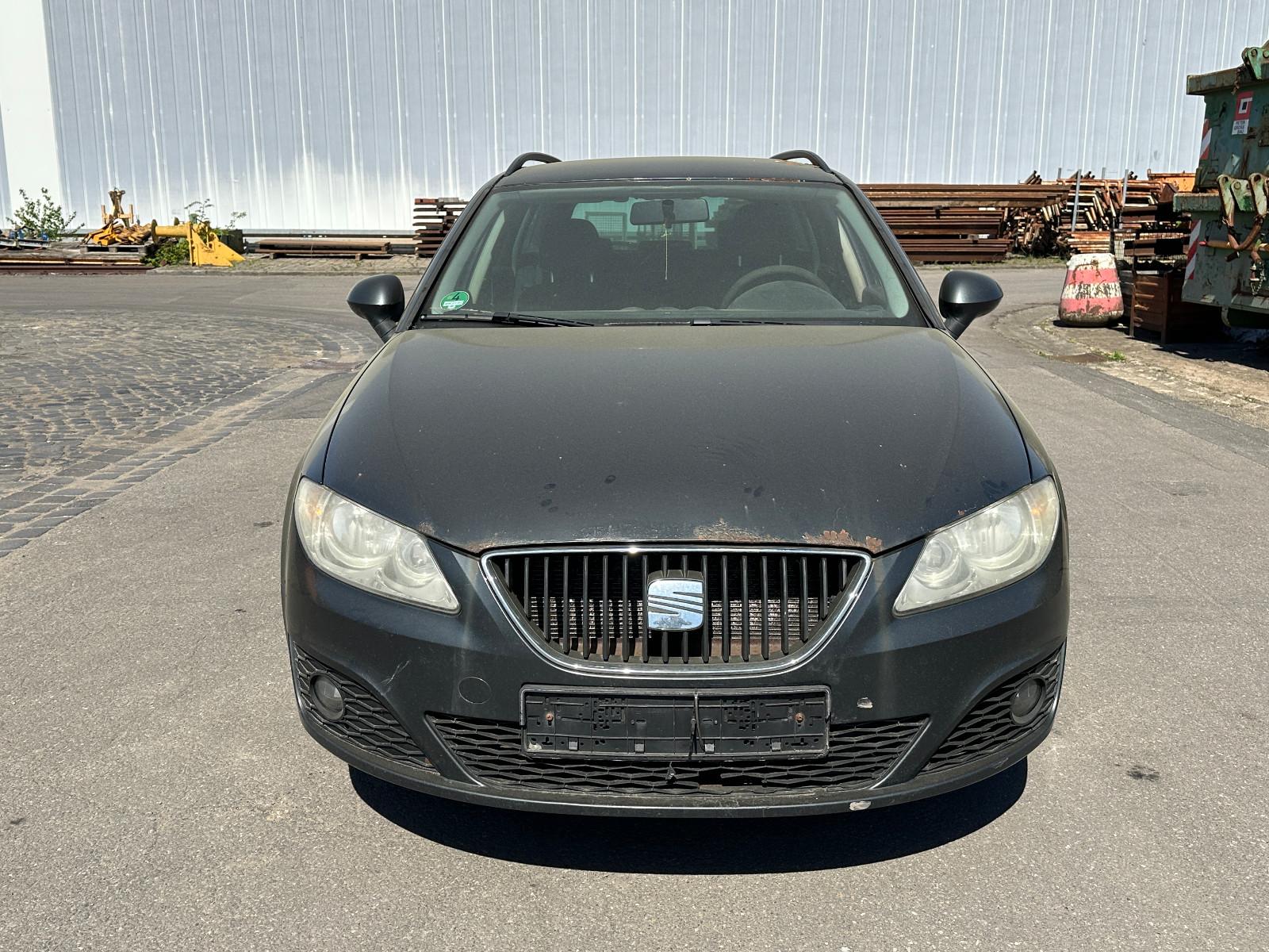 Seat Exeo 2012 — rear view