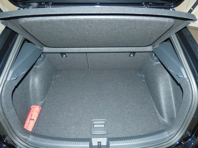 Taigo 1.0 TSI R-Line DSG AHK PANO ACC NAV KAMERA